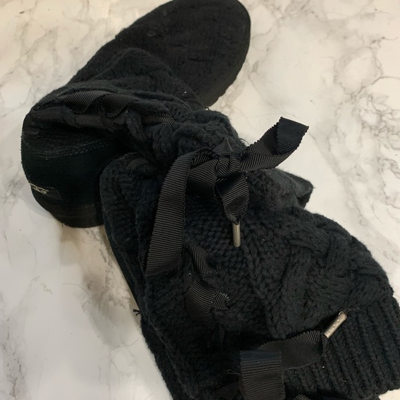 Uggs size 8 knit cardi boots - Picture 3 of 11